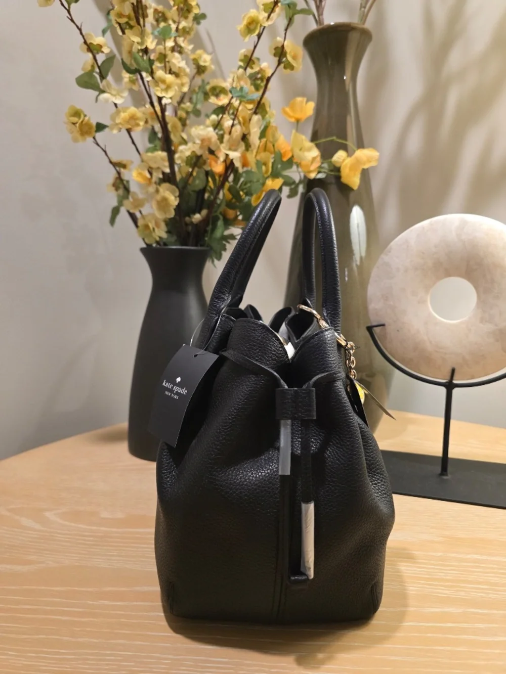 Kate Spade Blk Leather w/Authentic Charm